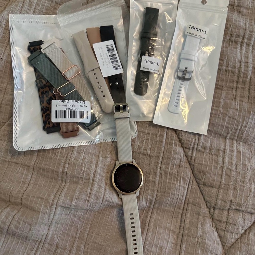 Garmin Smartwatch with Interchangeable Bands - Cream and Black